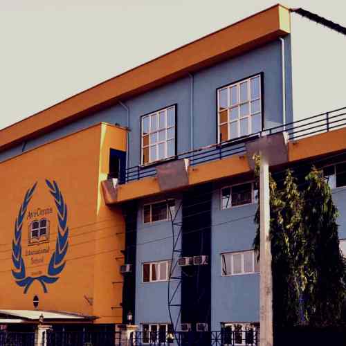 Avi-Cenna International School