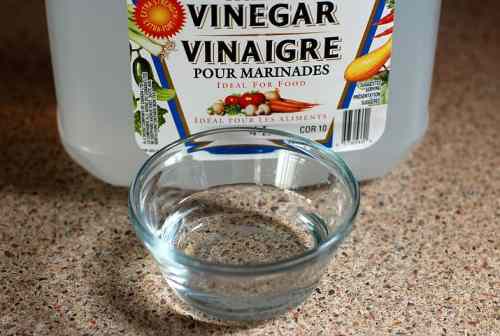 Vinegar as a cleaning agent