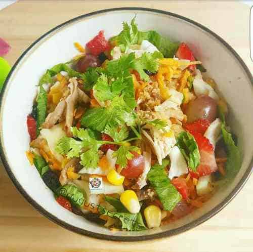 Fruit and chicken salad